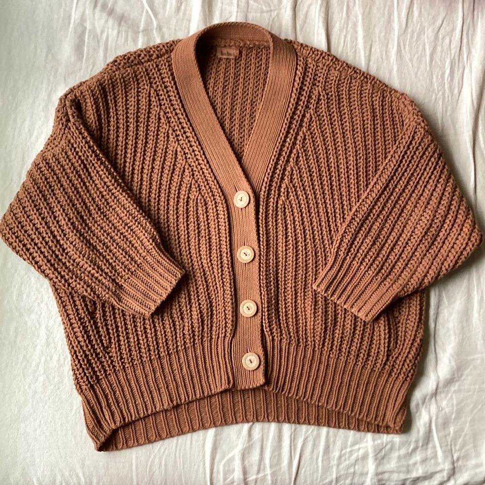 Babaa No. 18 Cardigan in Tonka Bean